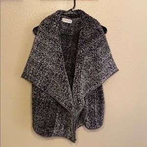 Women’s fuzzy warm Impressions vest size medium